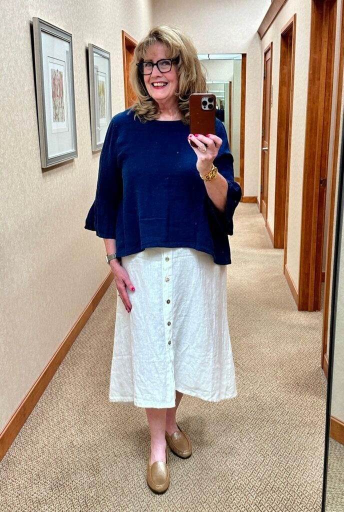 Best Skirt Lengths for Women 5’4 and Under