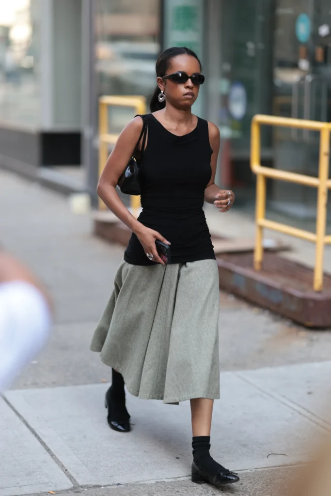 How to Create a Slimming Silhouette with Linen Skirts?